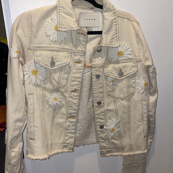 Blank NYC Daisy embroidered denim jacket - Picture 3 of 7